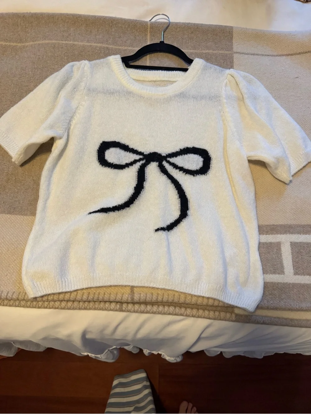 EUC Anthropologie Soft Ivory Fuzzy Knit Pullover